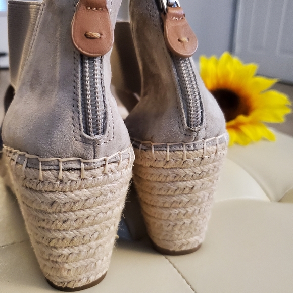 Gentle souls by Kenneth Cole wedge sandals, Size 10M - Picture 5 of 10